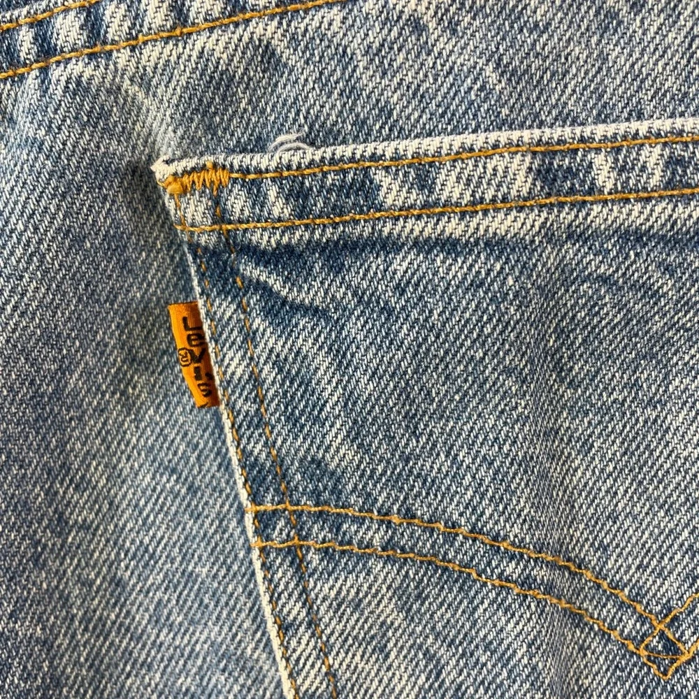 Levis measurements waist